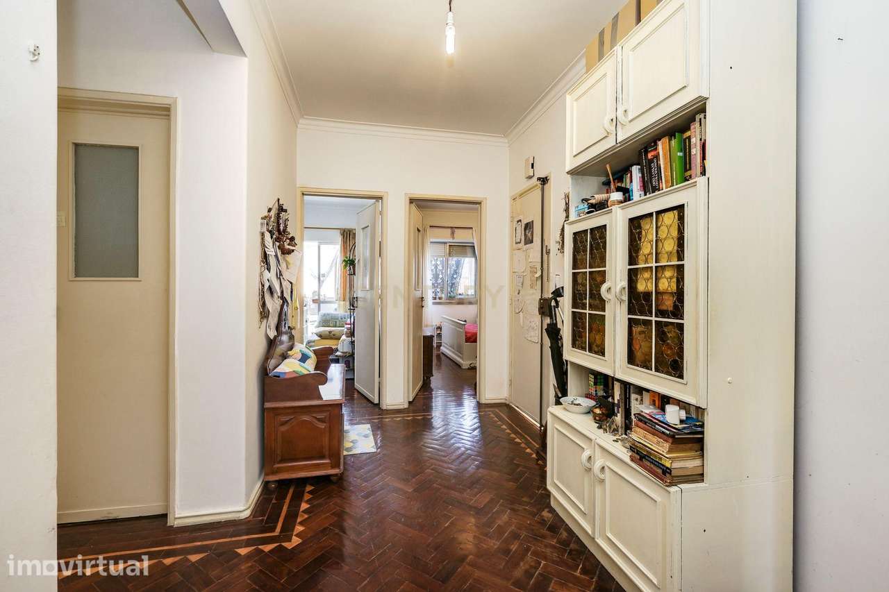 Apartamento T3 na Avenida Aviação Portuguesa (Reboleira, Amadora) - Grande imagem: 2/12