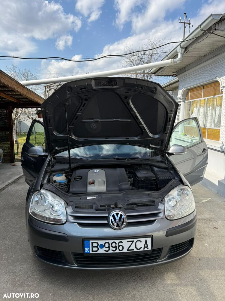 Volkswagen Golf - 10