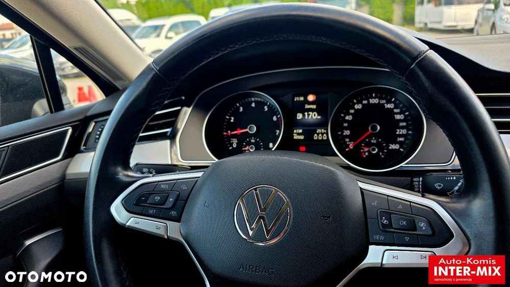 Volkswagen Passat - 25