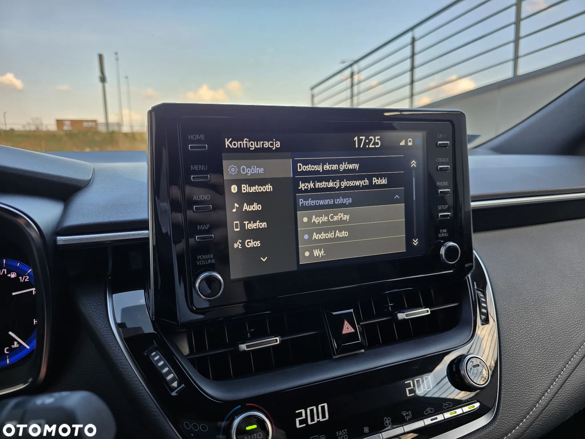 Toyota Corolla 1.8 Hybrid Executive - 28