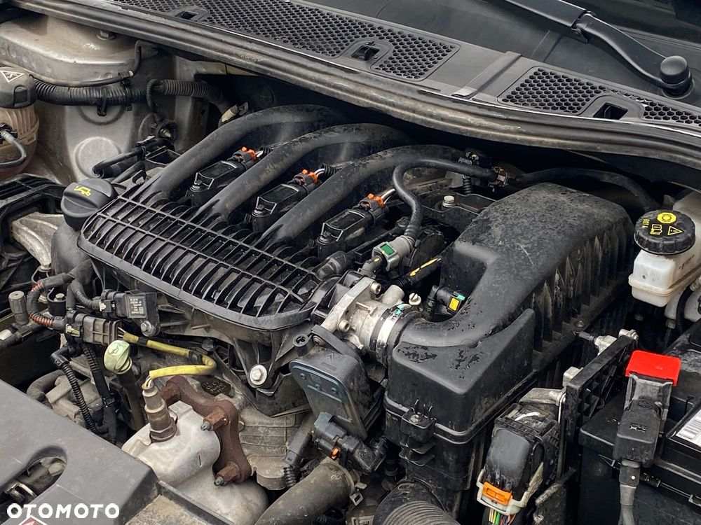 Peugeot 208 1.2 PureTech Like S&S - 4