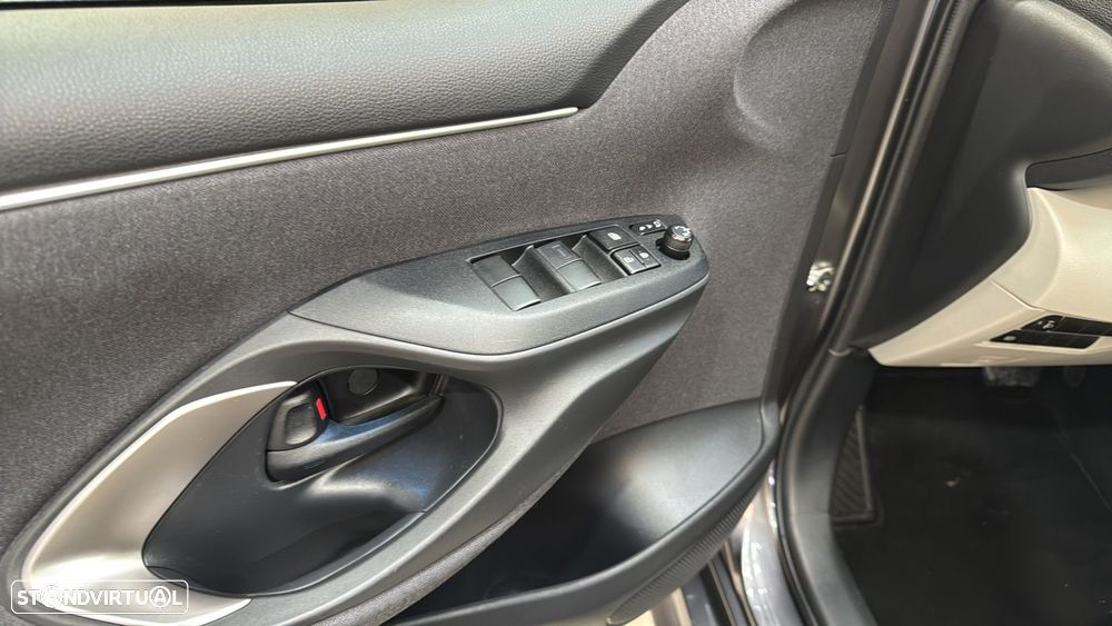 Toyota Yaris 1.5 HDF Luxury - 23