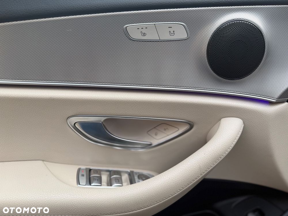 Mercedes-Benz Klasa E 220 d 4-Matic 9G-TRONIC - 8
