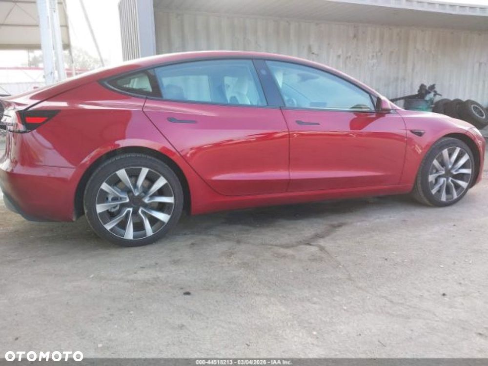 Tesla Model 3 - 5