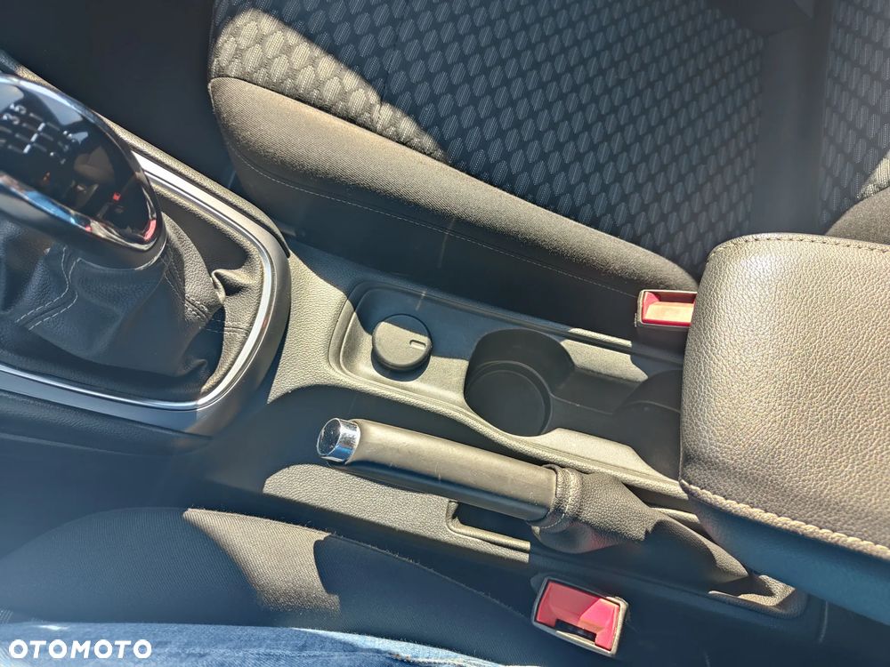 Opel Astra 1.6 CDTI Dynamic S&S - 20