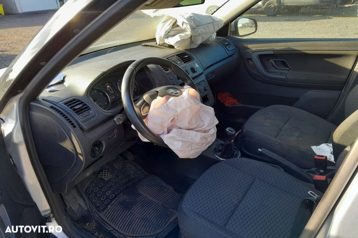 Radio cd 5J0035161G Skoda Fabia 5J [facelift] [2010 - 2014] Combi wag - 10