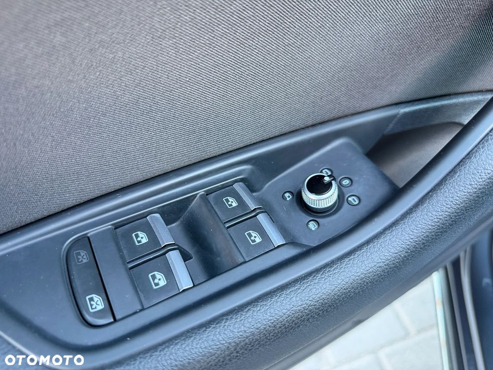 Audi A4 Avant 30 TDI S tronic advanced - 29