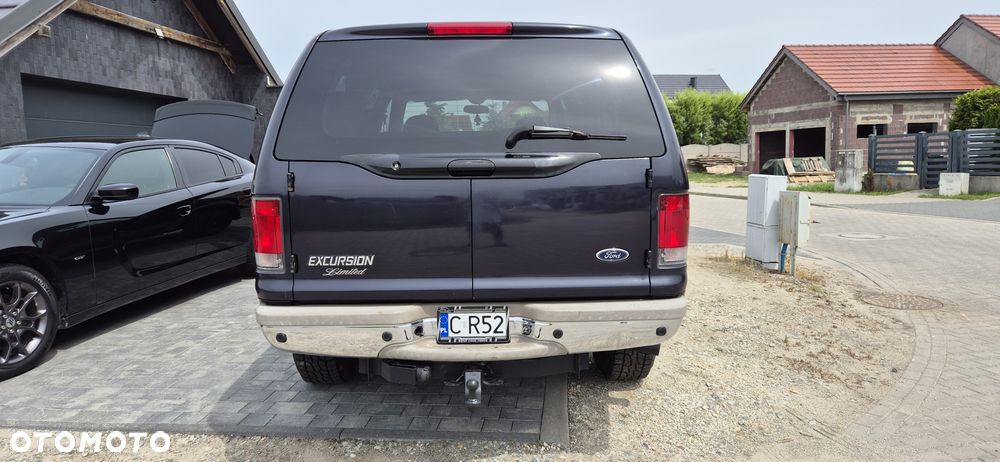 Ford Excursion - 2