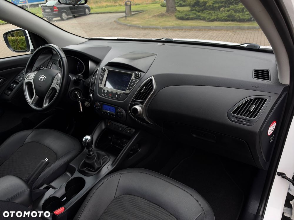 Hyundai ix35 1.6 2WD Fifa World Cup Edition - 37