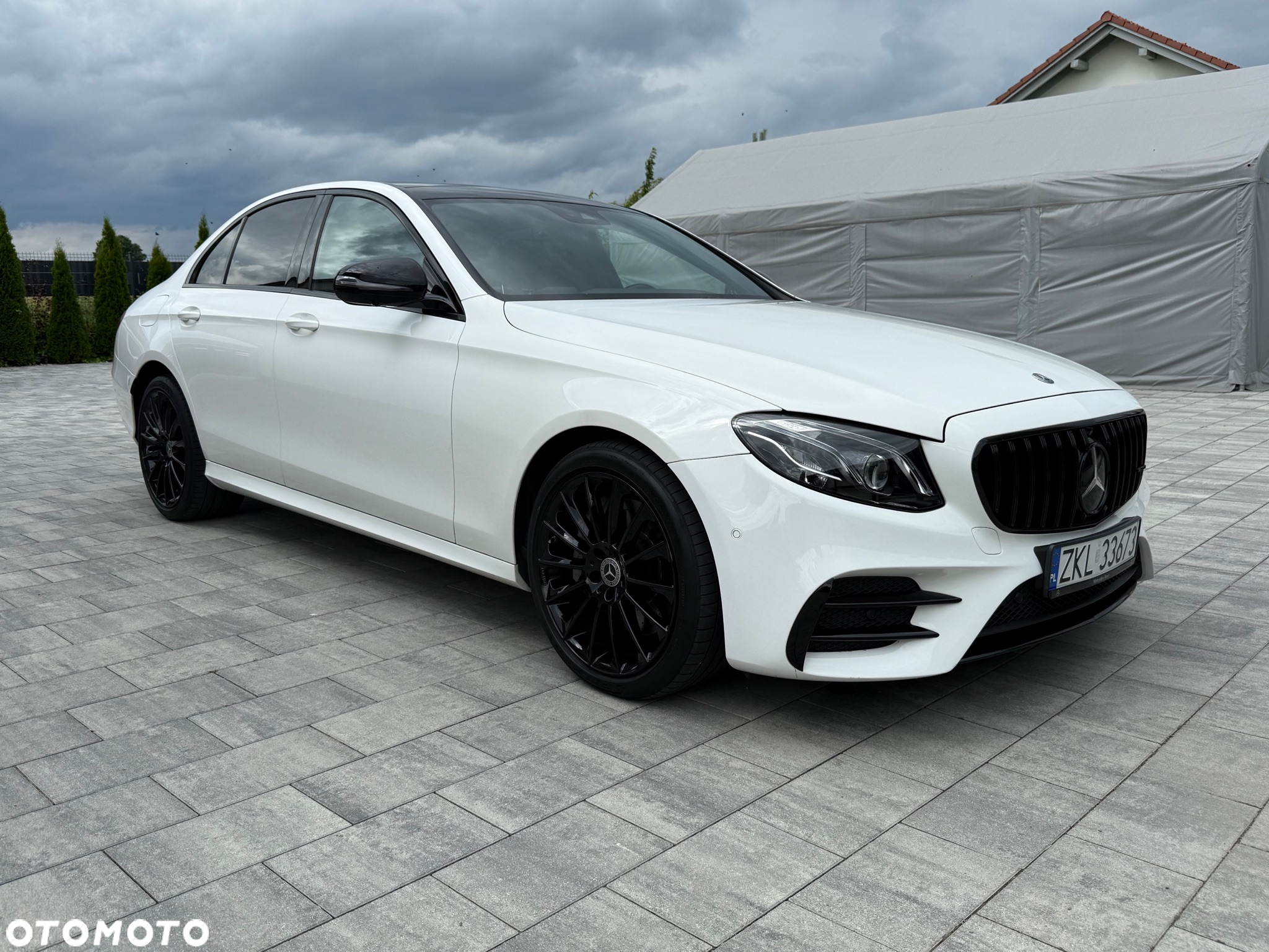 Mercedes-Benz Klasa E 400 4-Matic 9G-TRONIC - 2