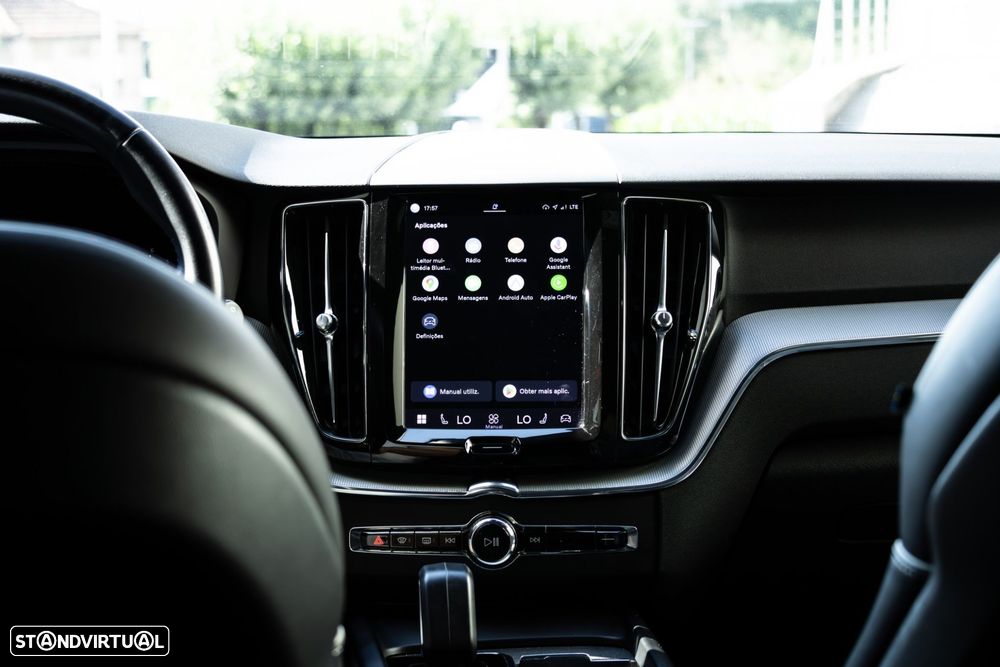 Volvo XC 60 2.0 B4 R-Design Geartronic - 36