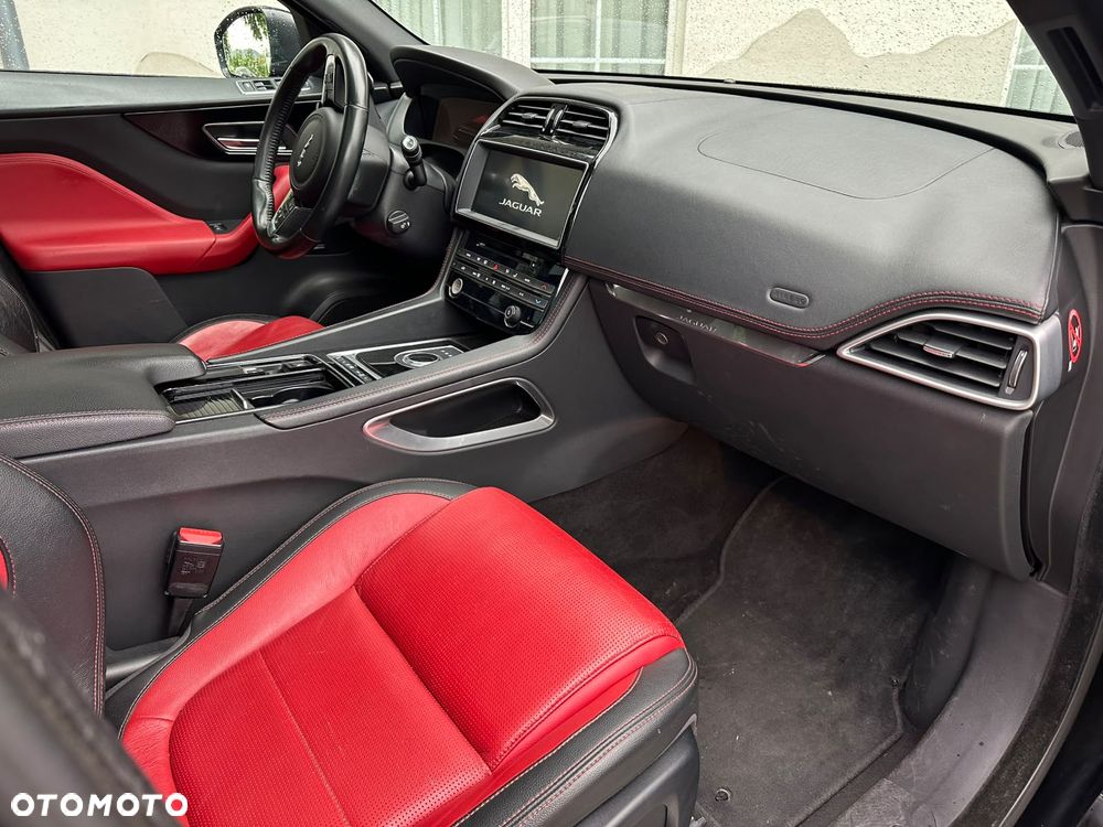 Jaguar F-Pace 2.0 i4D AWD R-Sport - 14