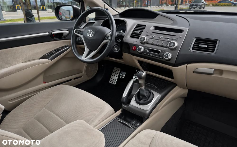 Honda Civic 1.8 Executive - 8