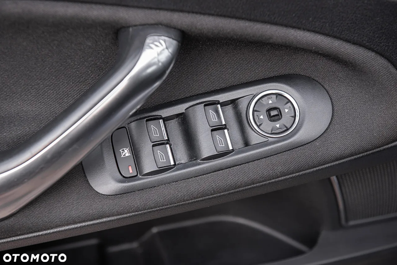 Ford Mondeo 2.0 TDCi Ambiente - 22