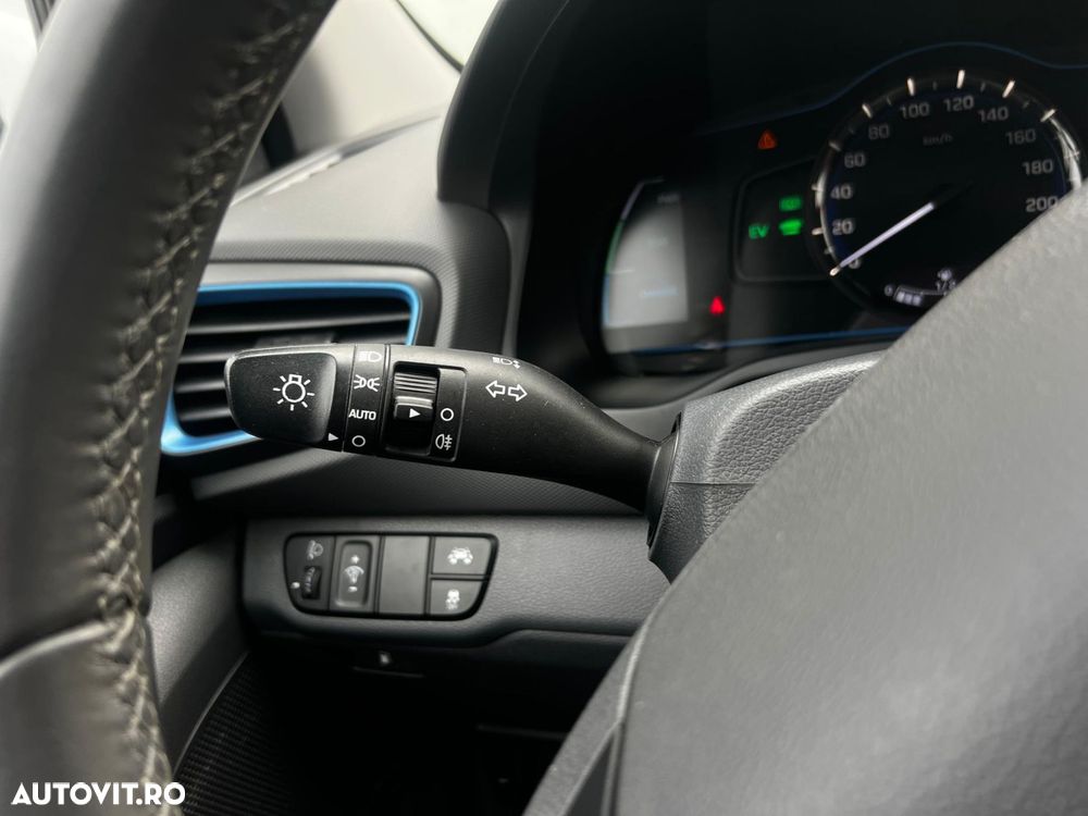 Hyundai IONIQ - 17