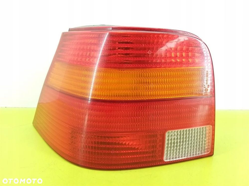 Lampa lewa tylna tył VW Golf IV  1997-2003 1J6945095Q VALEO Hatchback - 1