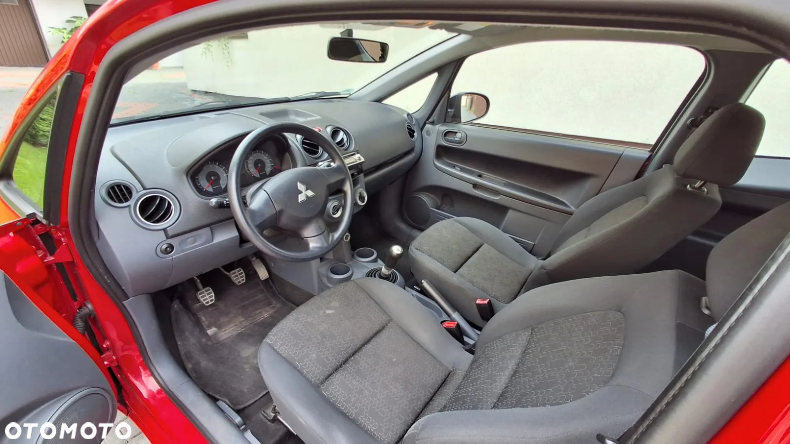 Mitsubishi Colt - 11