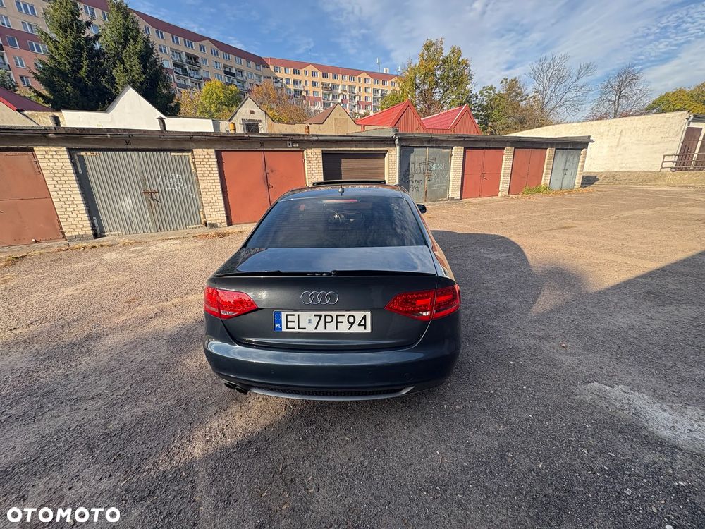 Audi A4 2011 photo 3