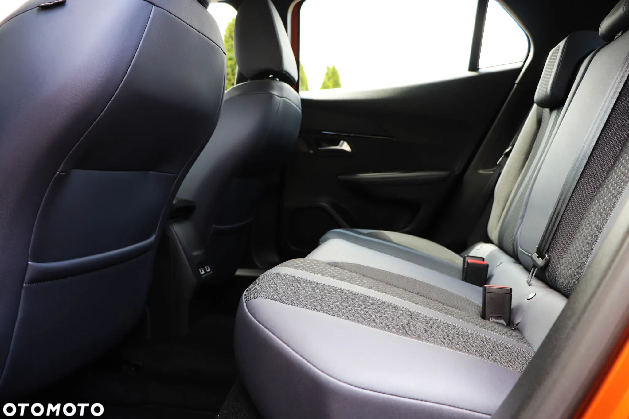 Peugeot 2008 1.2 PureTech Allure S&S - 19