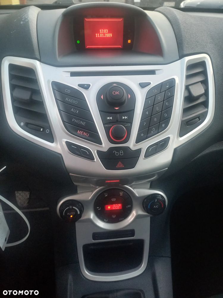 Ford Fiesta 1.4 Titanium - 8