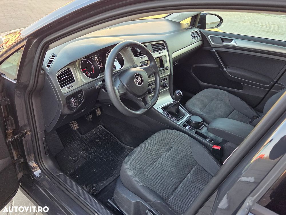 Volkswagen Golf - 11