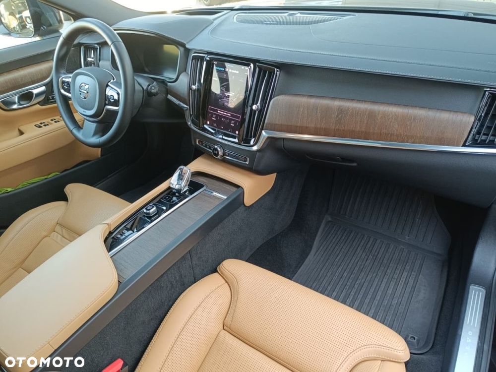 Volvo V90 Cross Country - 29