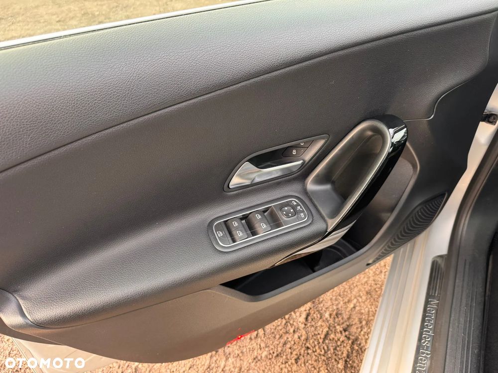 Mercedes-Benz Klasa A 180 d Edition 1 7G-DCT - 28