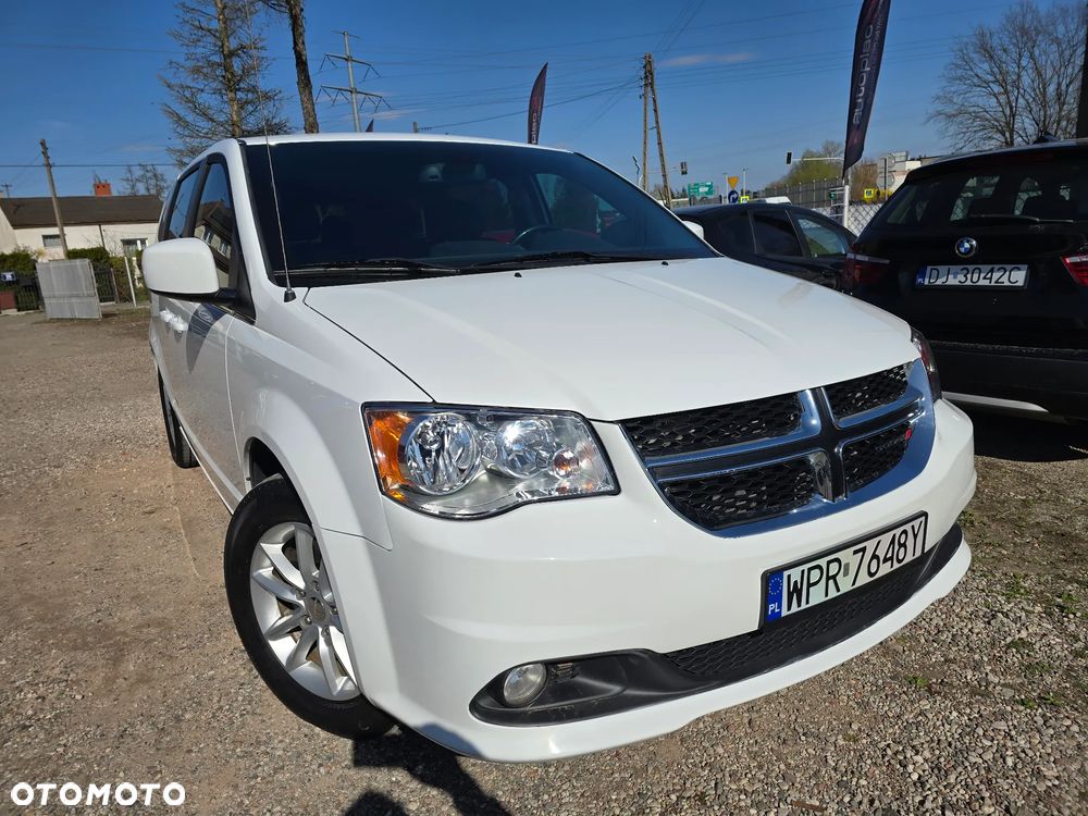 Dodge Grand Caravan - 11