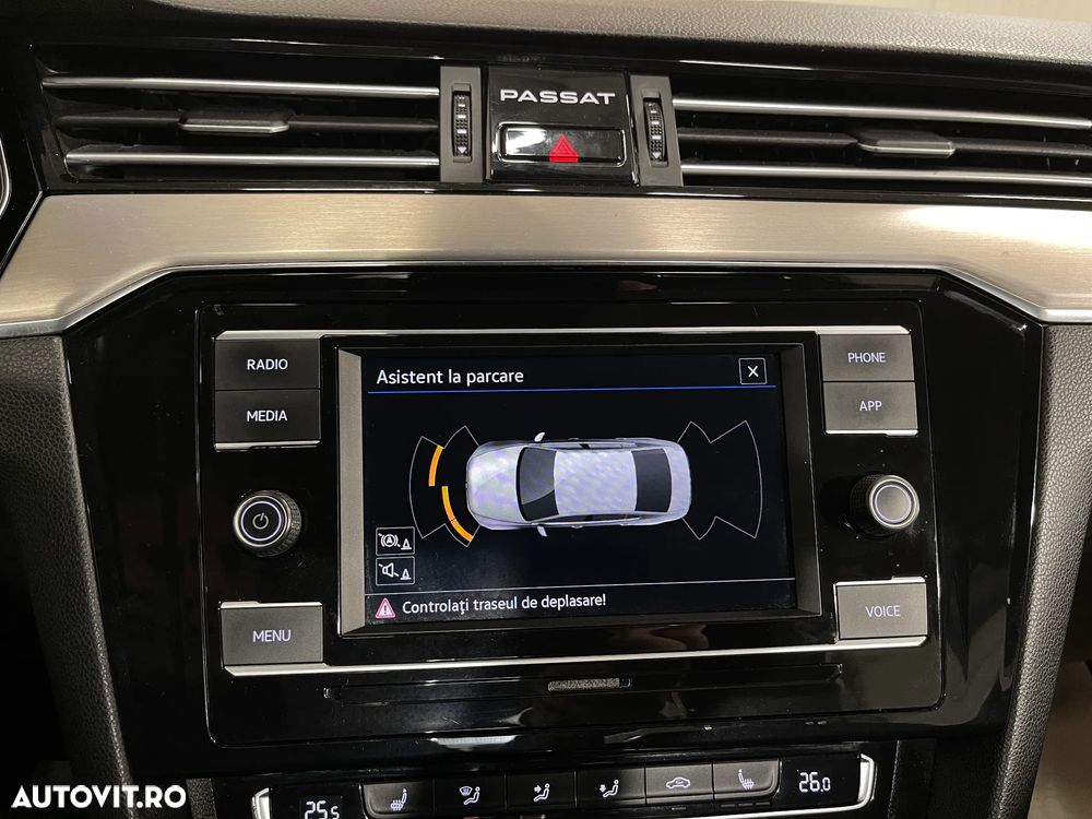 Volkswagen Passat 2.0 TDI DSG Highline - 16