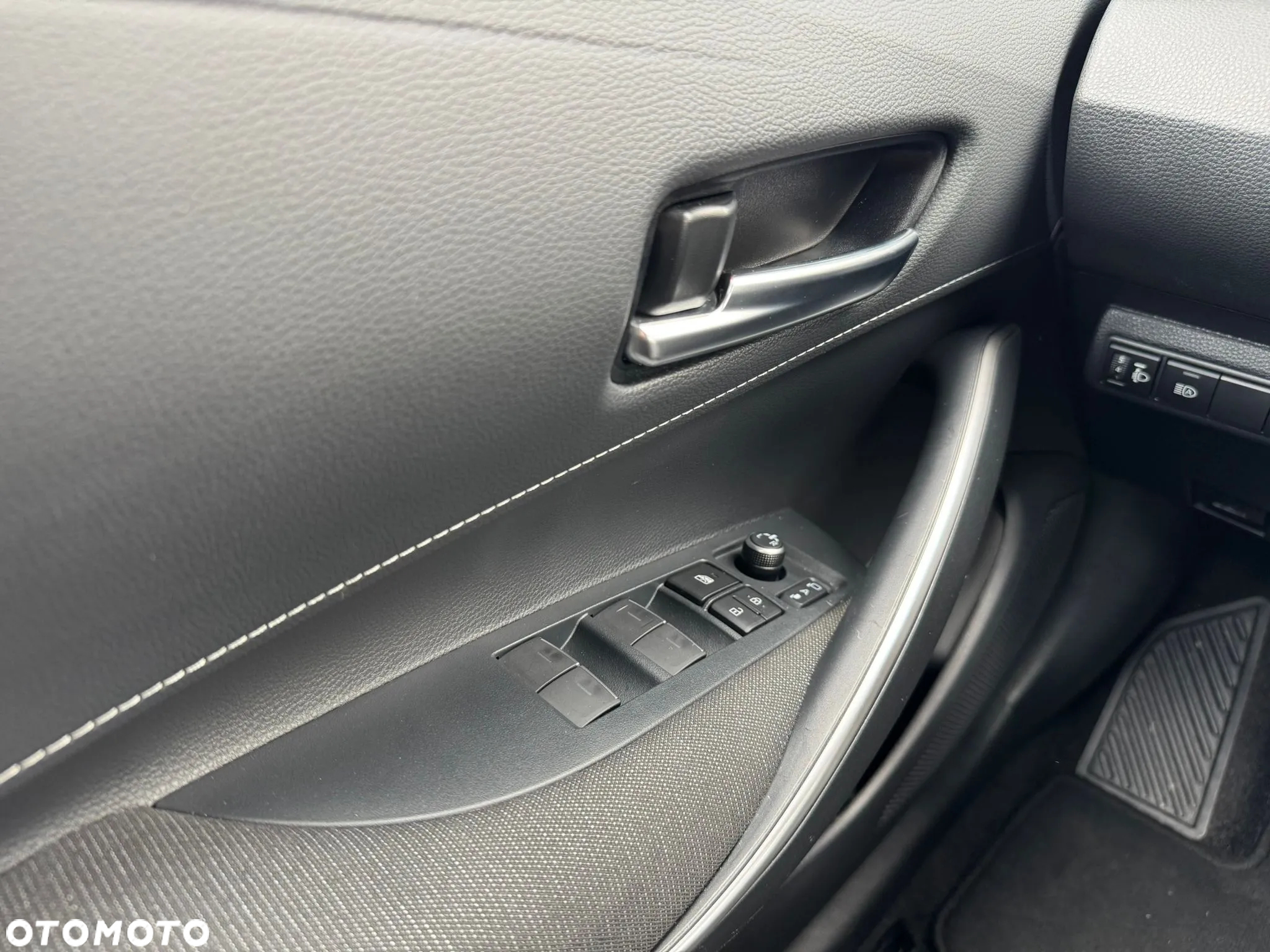 Suzuki Swace 1.8 Hybrid Premium Plus CVT - 26