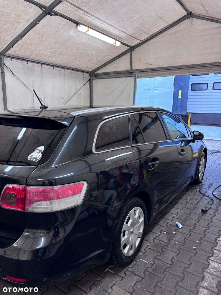 Toyota Avensis - 4
