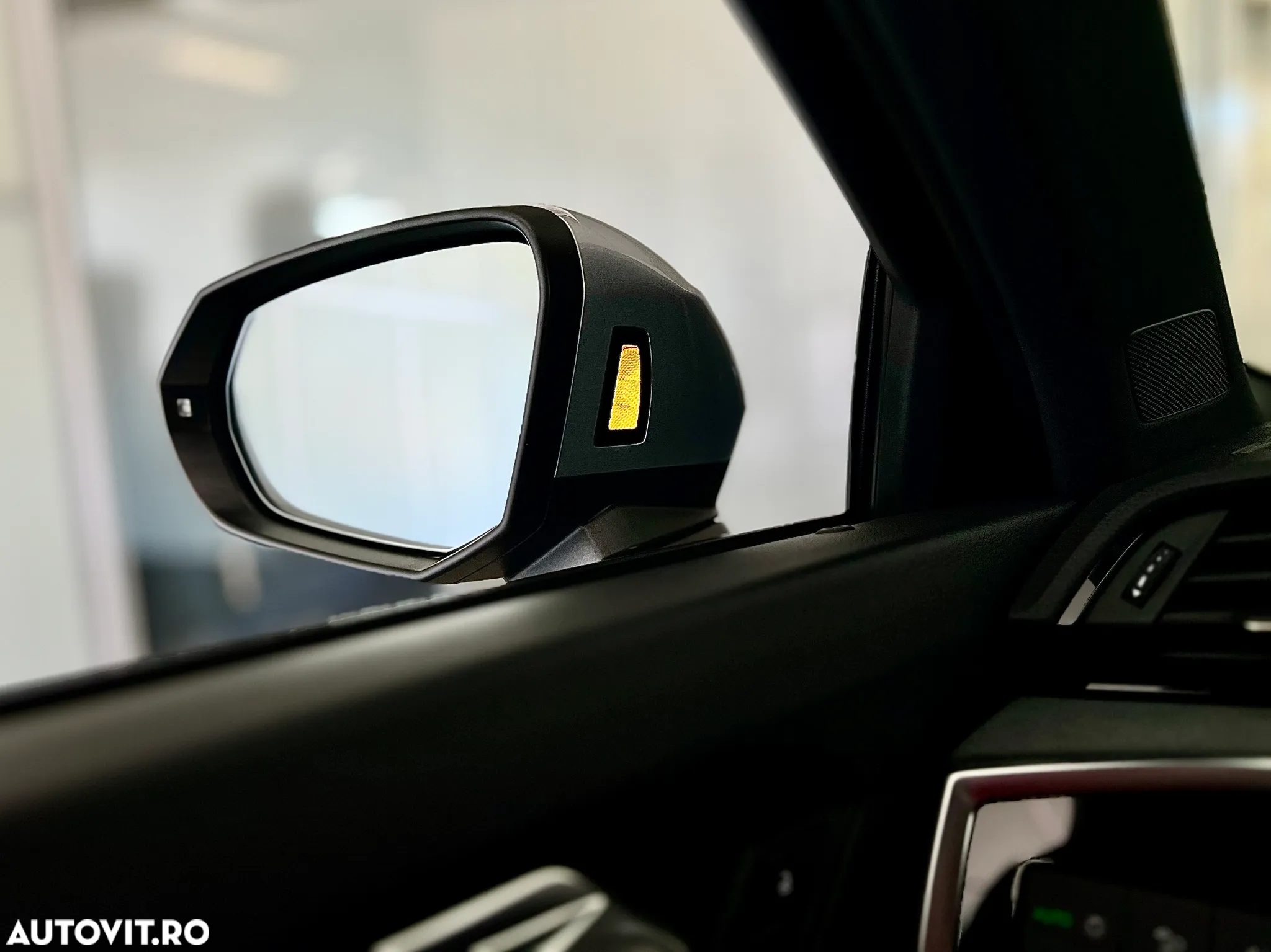 Audi Q3 2.0 35 TDI S tronic Advanced - 32