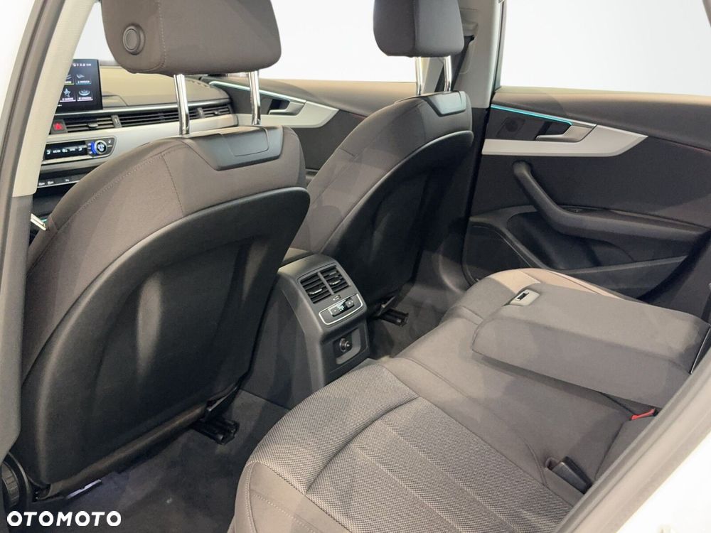 Audi A4 Limousine - 14