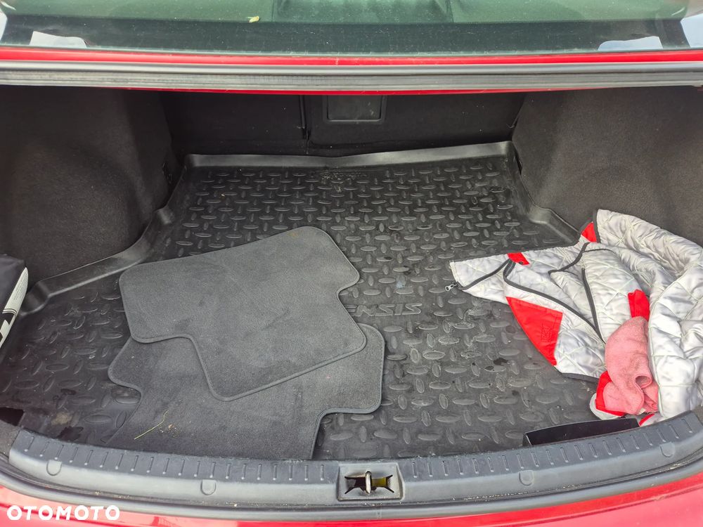 Toyota Avensis - 18