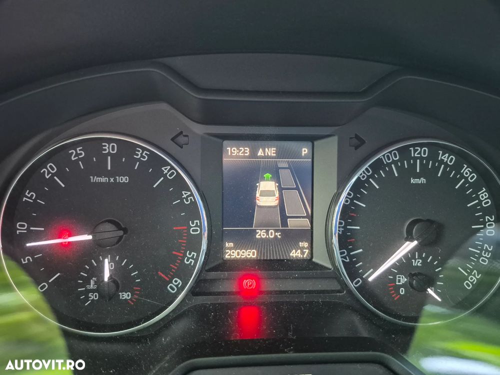 Skoda Octavia 1.6 TDI Green tec DSG Elegance - 14