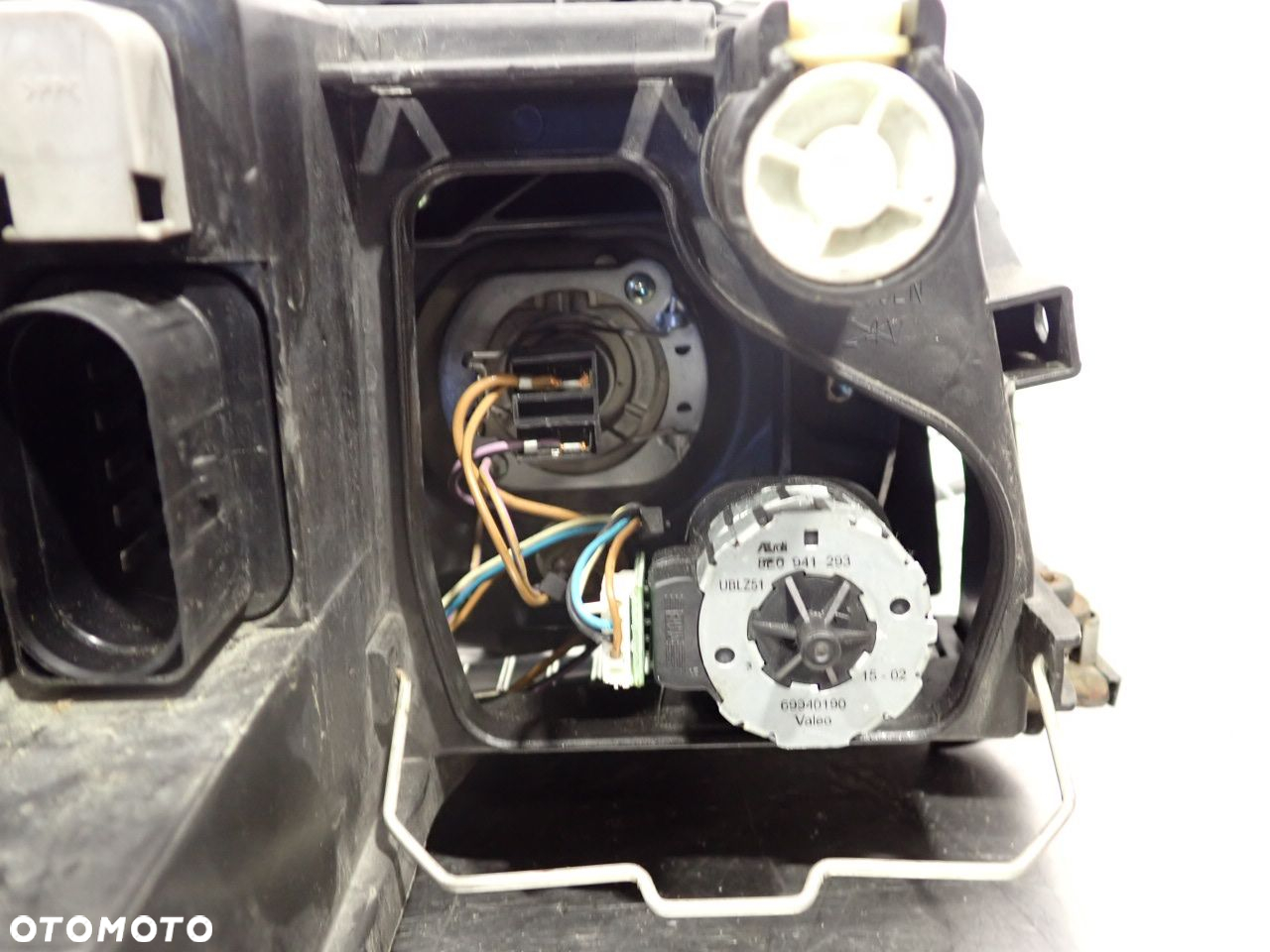 LAMPA LEWA PRZEDNIA XENON AUDI A4 B6 8E0941003S 89027892 - 12