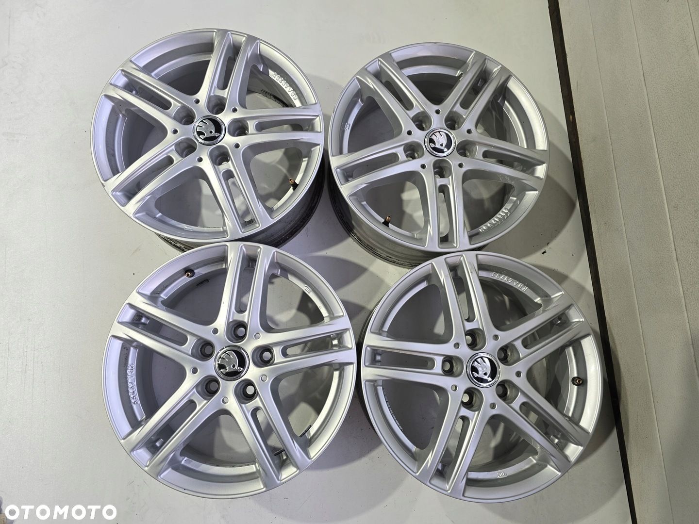 SKODA OCTAVIA II III IV SUPERB II 16 5x112 - 1