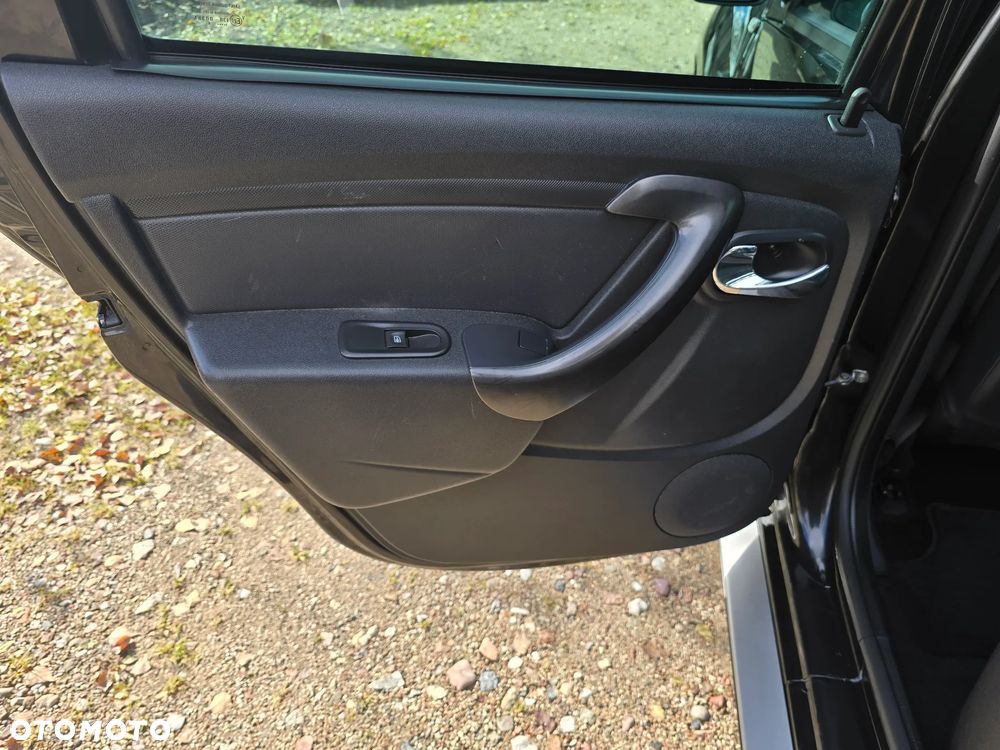 Dacia Duster TCe 125 4x2 Blackshadow - 15