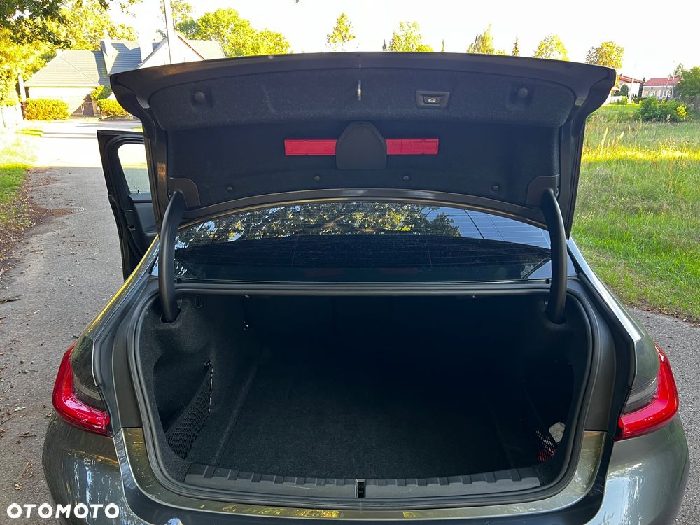 BMW Seria 3 320d Advantage sport - 28