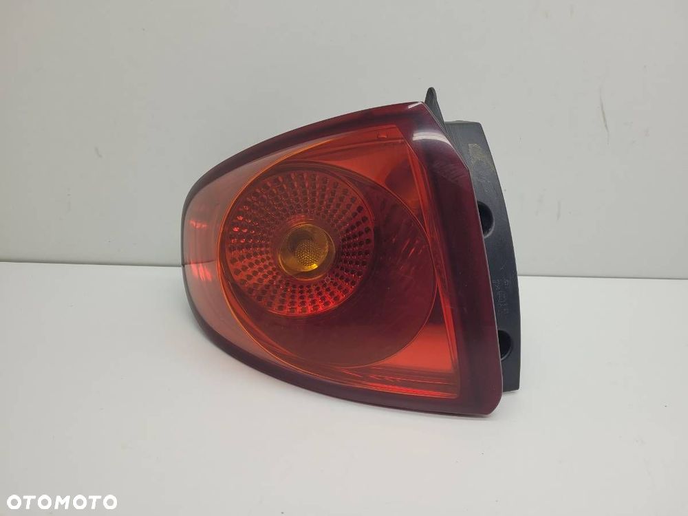 LAMPA TYŁ TYLNA LEWA W BŁOTNIK SEAT ALTEA LIFT EU 5P0945111F 5P0945095J - 1
