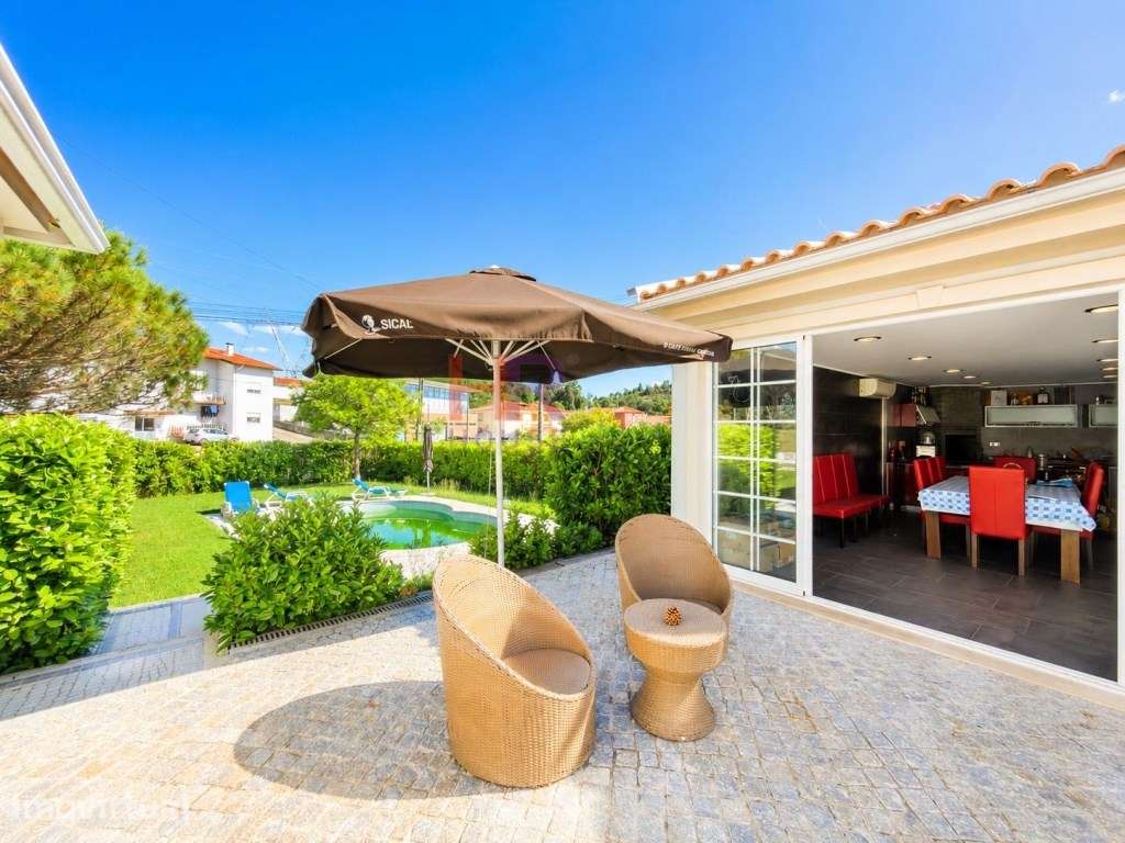 Moradia isolada T5 com piscina privada e jardim em Santa Clara, Coi... - Grande imagem: 3/12