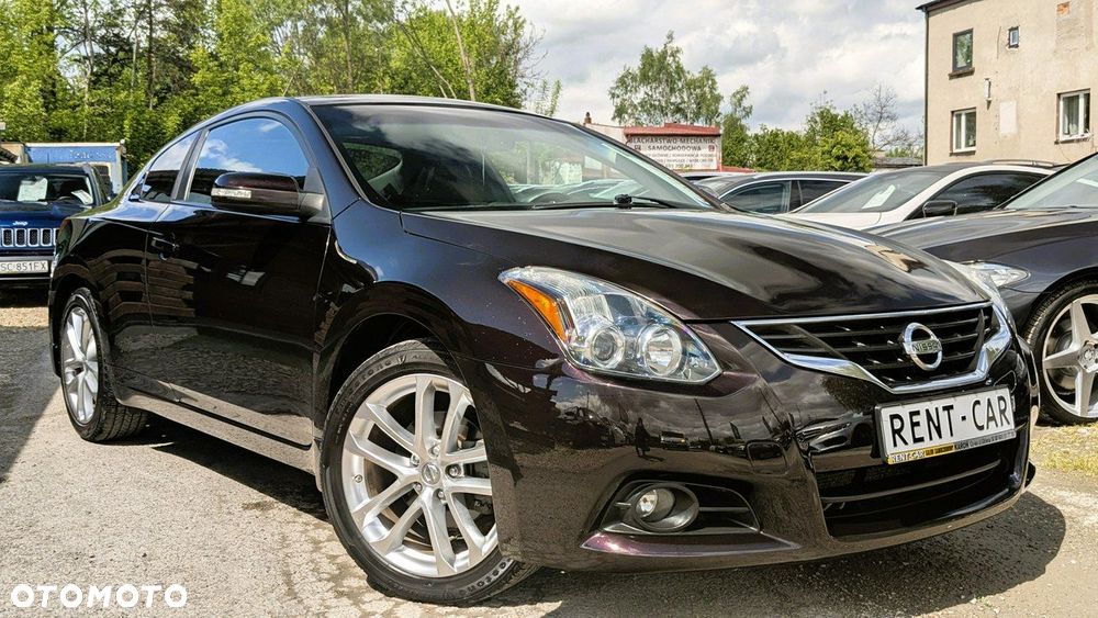 Nissan Altima - 5