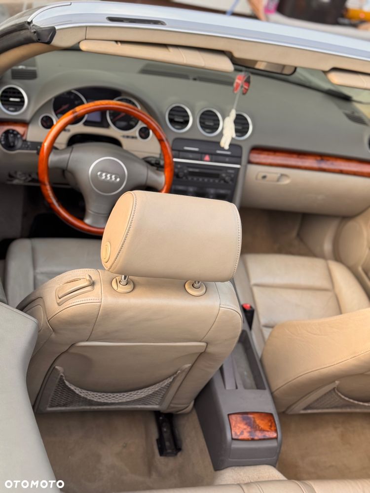 Audi A4 Cabrio 2.4 - 30
