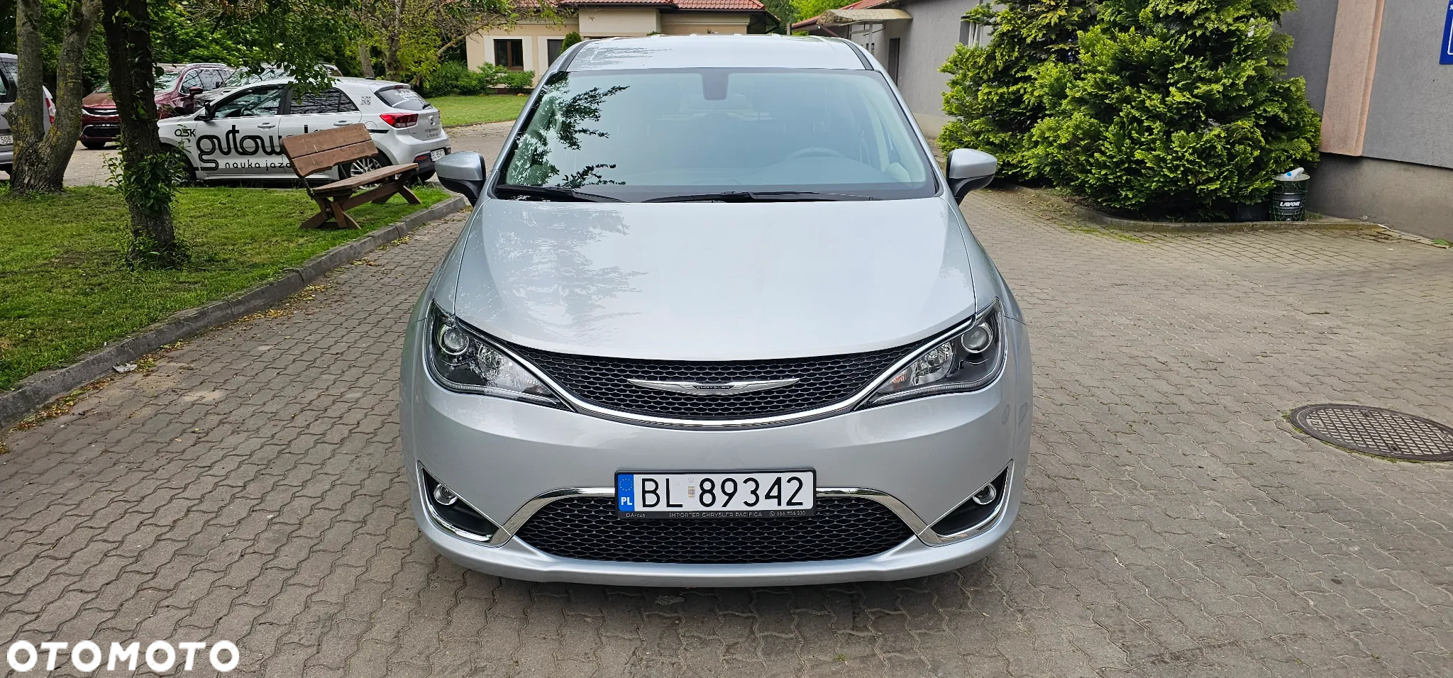 Chrysler Pacifica - 2