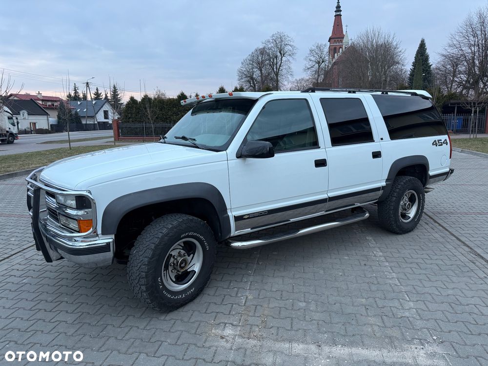 Chevrolet Suburban - 11