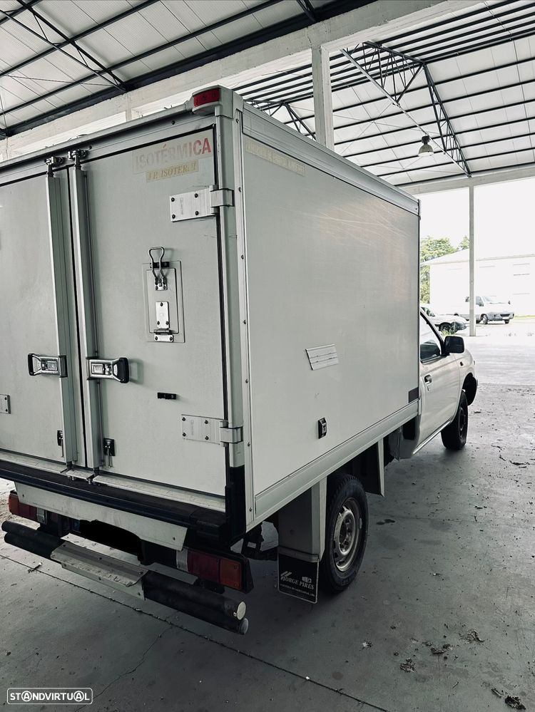 Nissan Pick Up 2.5 D King Cab - 6