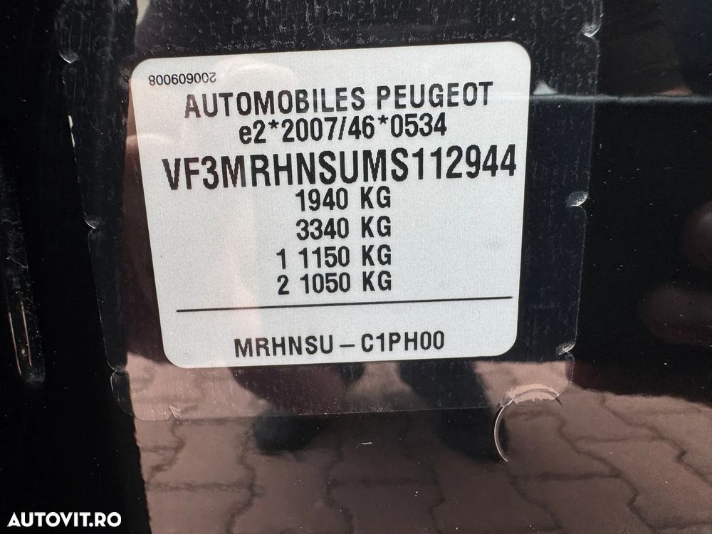 Peugeot 3008 1.2 PureTech 130 EAT8 Allure Pack - 29