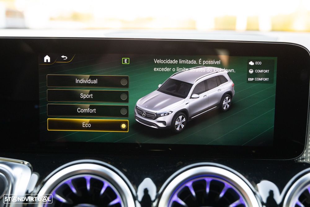 Mercedes-Benz EQB 300 4Matic AMG Line - 38