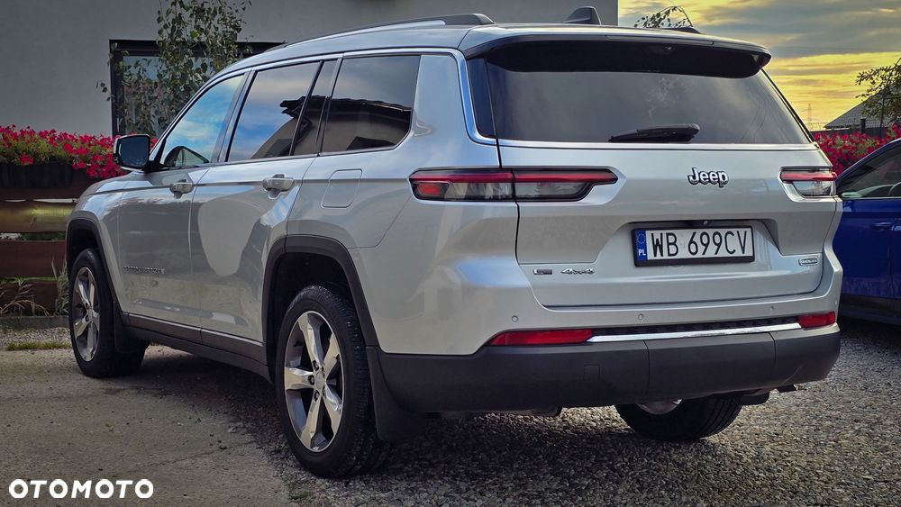 Jeep Grand Cherokee - 12