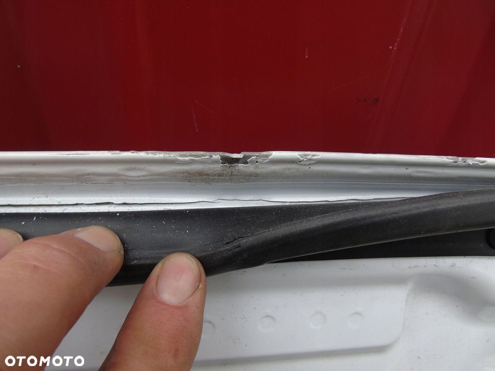 Ford Ranger maska JB3B-16610-AC - 8